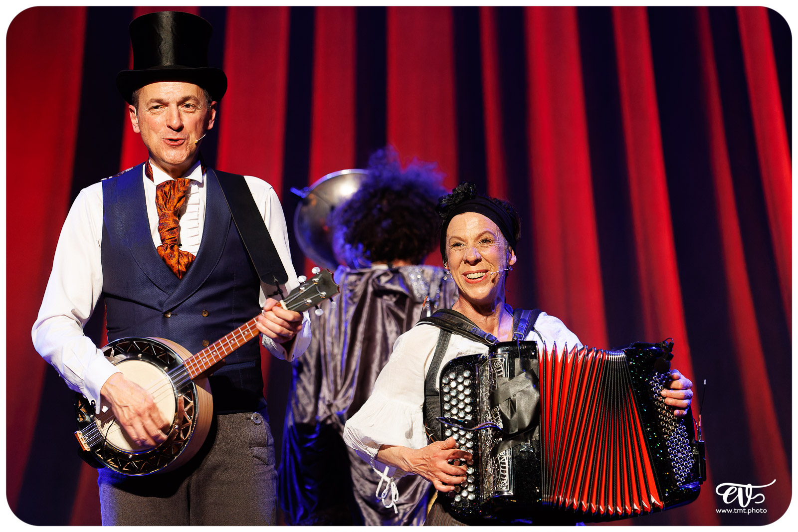 LA CLAQUE (FRED RADIX)